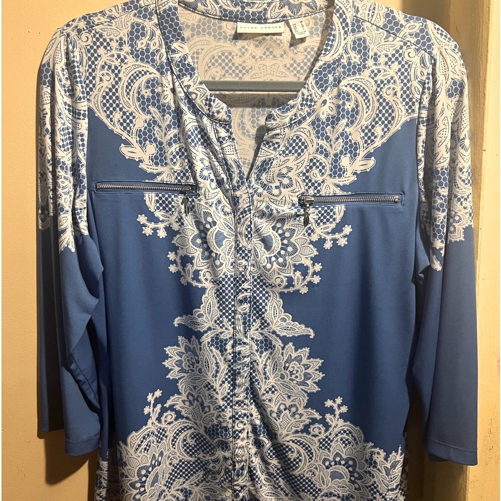 Susan Graver Size Medium Blue and White 3/4 Sleeve Blouse